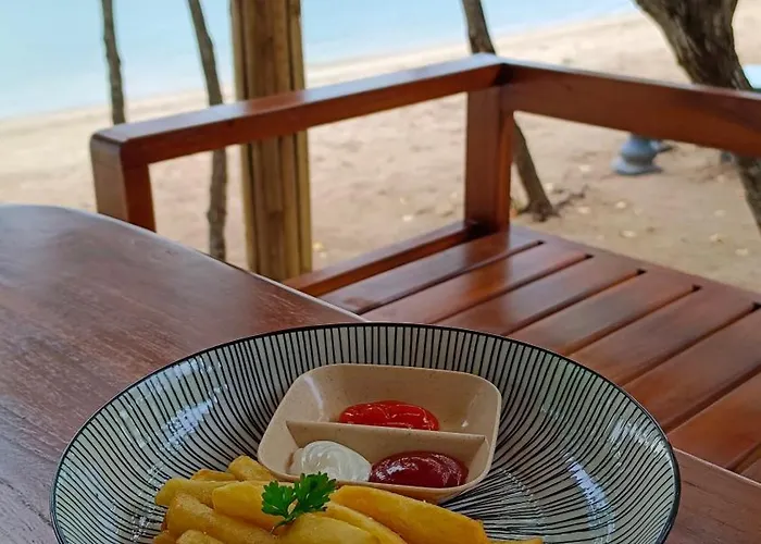 Pasir Putih - Menjangan Lodge