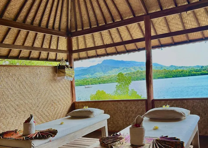 Pasir Putih - Menjangan Lodge *