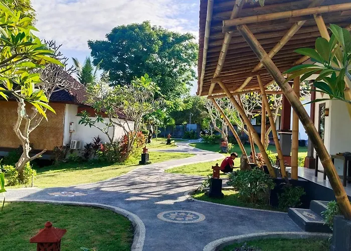 Pasir Putih - Menjangan Lodge *