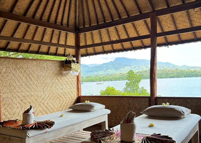 Lodge Pasir Putih - Menjangan Banyuwedang